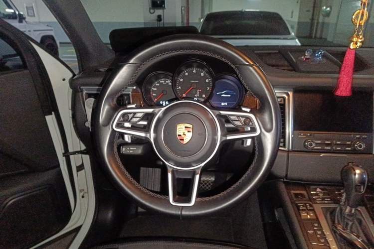 Used Porsche Macan 2017 Macan 2.0T Steering Wheel