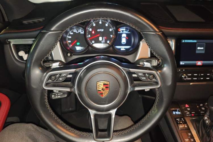 Used Porsche Macan 2017 Macan GTS 3.0T Steering Wheel