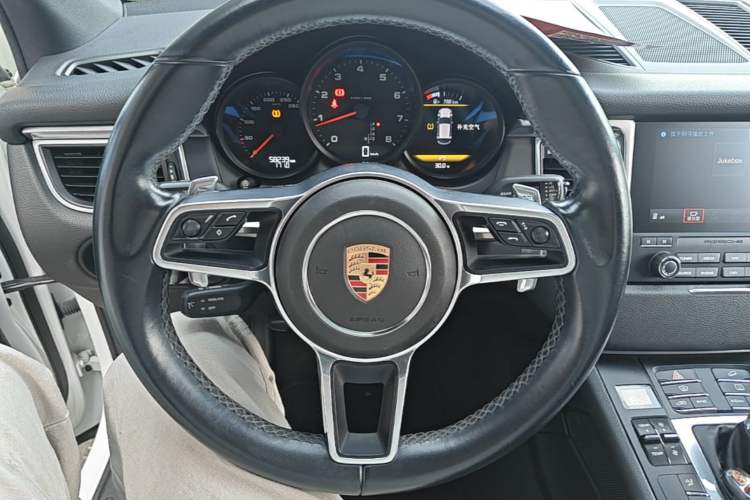 Used Porsche Macan 2017 Macan 2.0T Steering Wheel