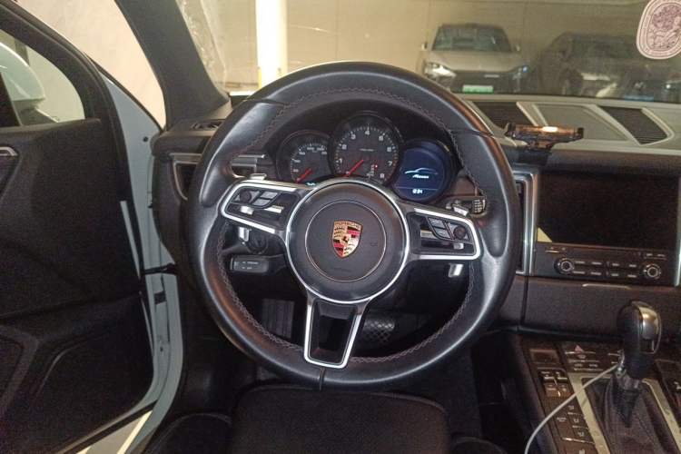 Used Porsche Macan 2017 Macan 2.0T Steering Wheel