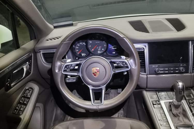 Used Porsche Macan 2017 Macan 2.0T Steering Wheel