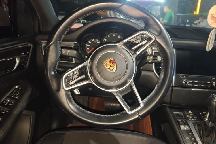 Used Porsche Macan 2017 Macan 2.0T Steering Wheel