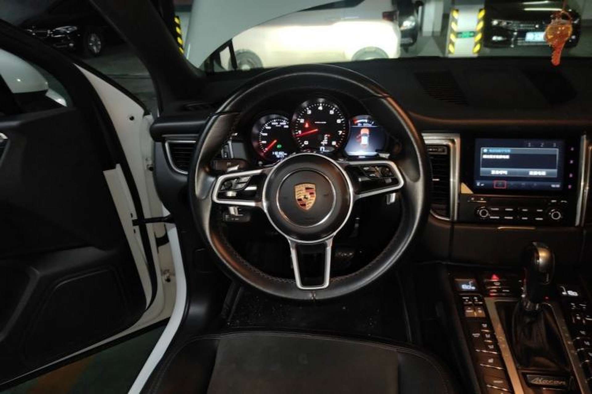 Used Porsche Macan 2017 Macan 2.0T Steering Wheel