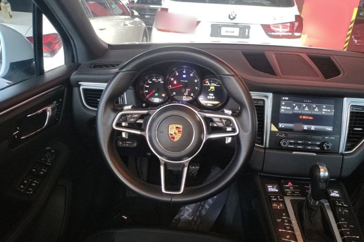 Used Porsche Macan 2017 Macan 2.0T Steering Wheel