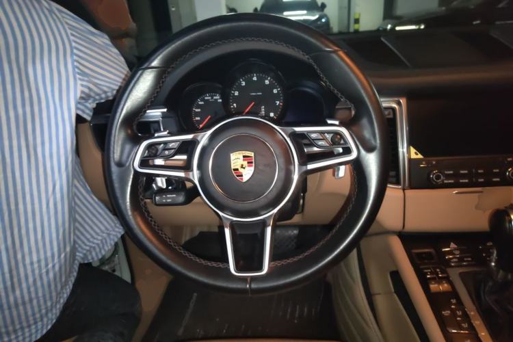 Used Porsche Macan 2017 Macan 2.0T Steering Wheel