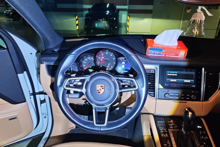 Used Porsche Macan 2017 Macan 2.0T Steering Wheel