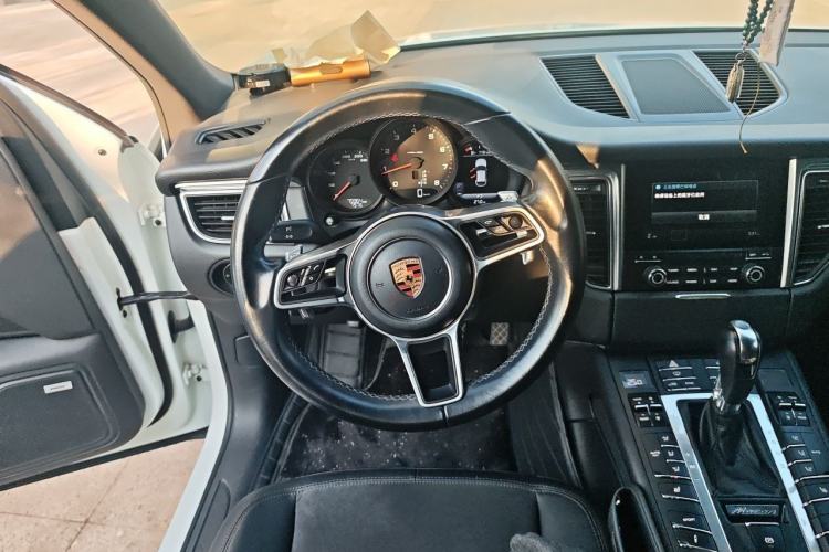 Used Porsche Macan 2017 Macan 2.0T Steering Wheel