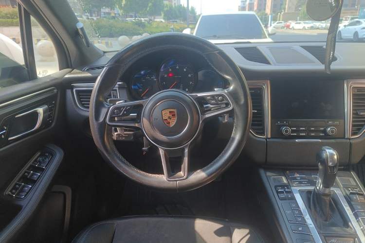 Used Porsche Macan 2017 Macan 2.0T Steering Wheel