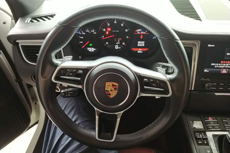 Used Porsche Macan 2017 Macan 2.0T Steering Wheel