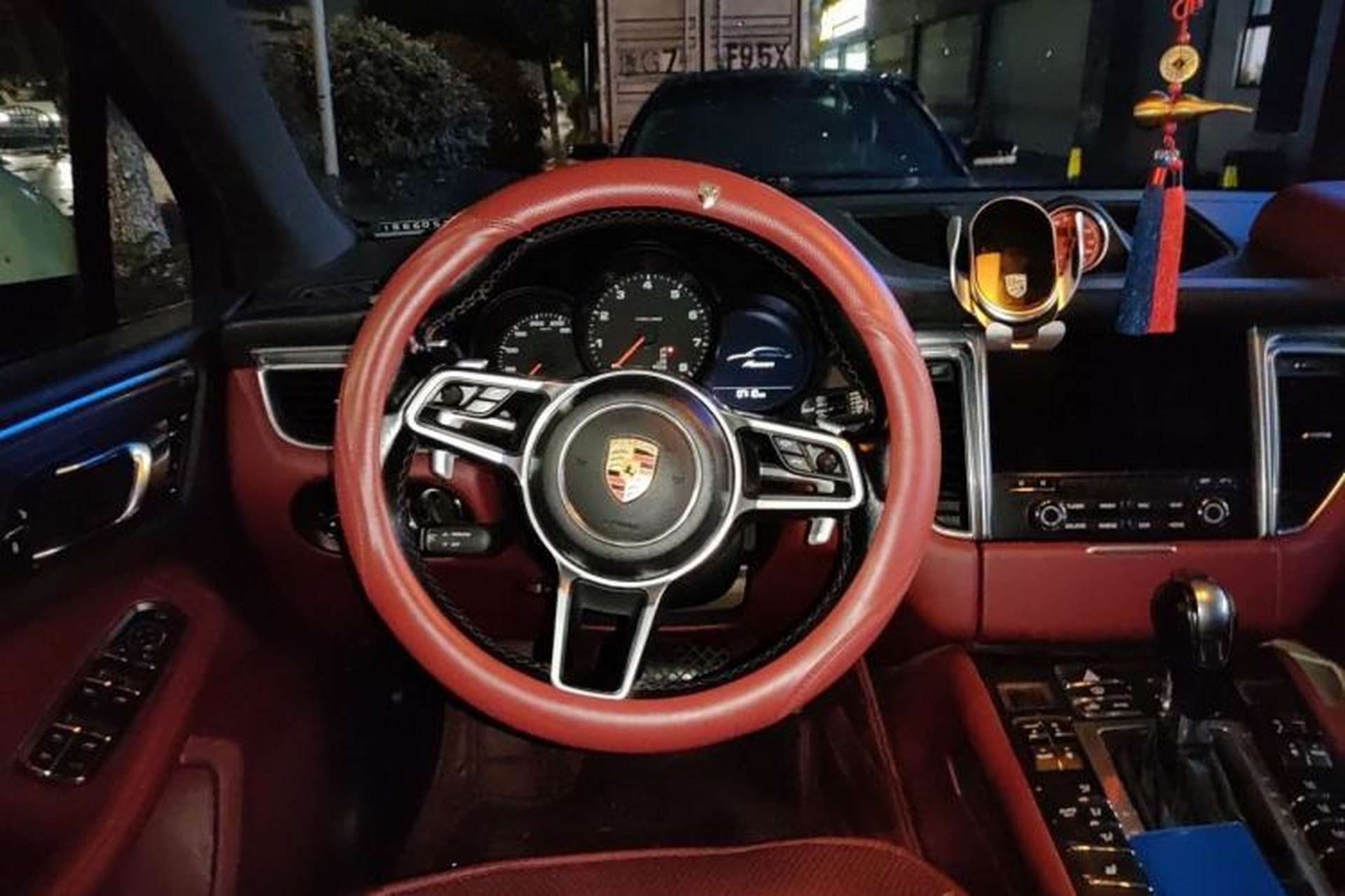 Used Porsche Macan 2017 Macan 2.0T Steering Wheel