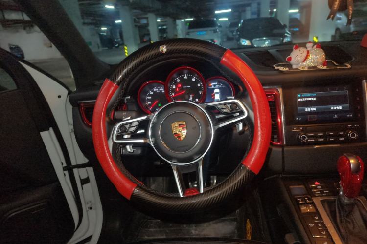 Used Porsche Macan 2017 Macan 2.0T Steering Wheel