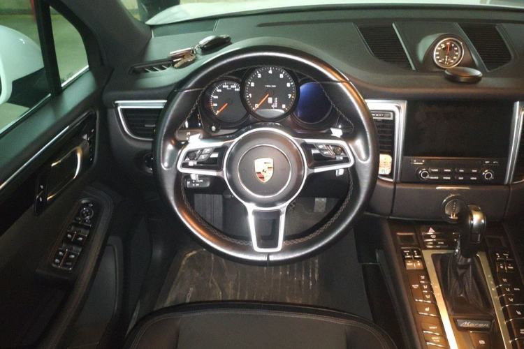 Used Porsche Macan 2017 Macan 2.0T Steering Wheel