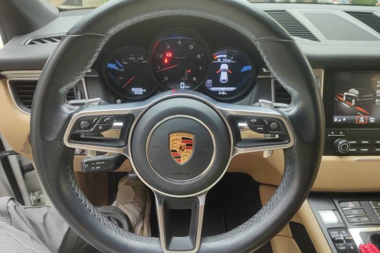 Used Porsche Macan 2017 Macan 2.0T Steering Wheel
