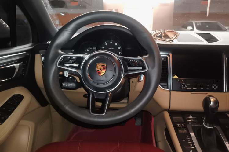 Used Porsche Macan 2017 Macan 2.0T Steering Wheel