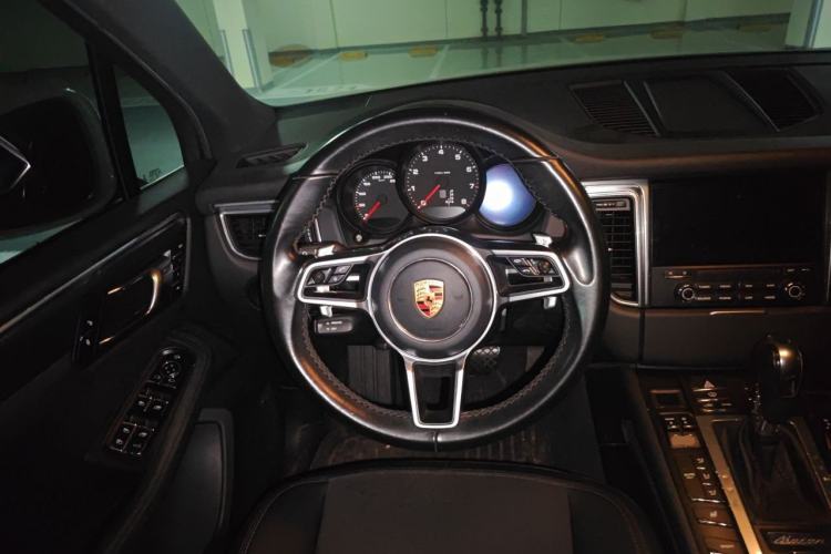 Used Porsche Macan 2017 Macan 2.0T Steering Wheel