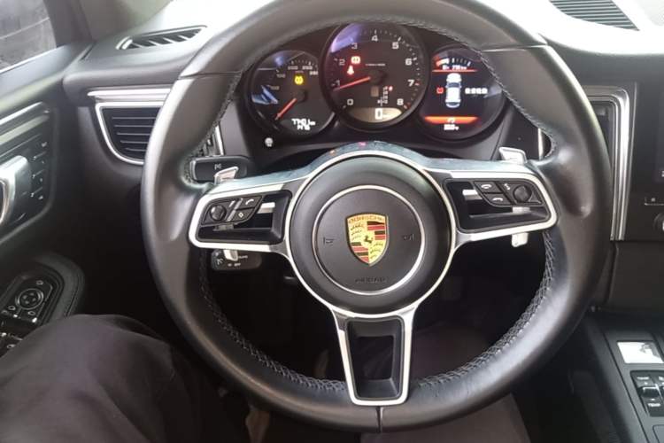 Used Porsche Macan 2017 Macan 2.0T Steering Wheel