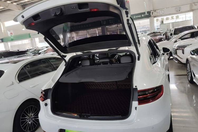 Used Porsche Macan 2017 Macan 2.0T Trunk