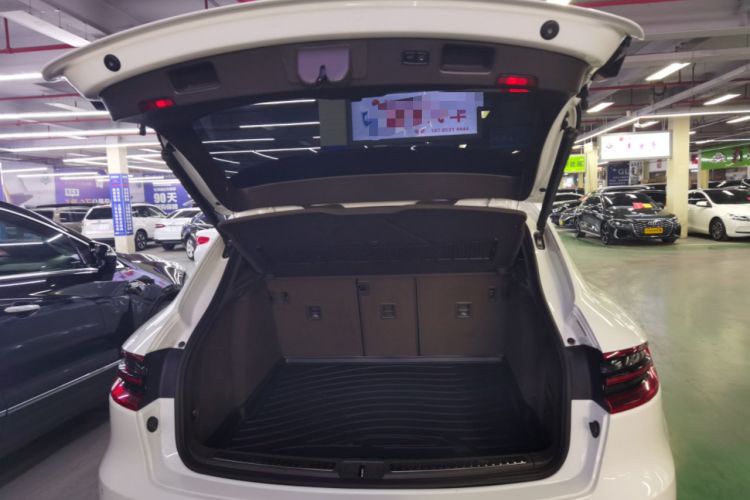 Used Porsche Macan 2017 Macan 2.0T Trunk