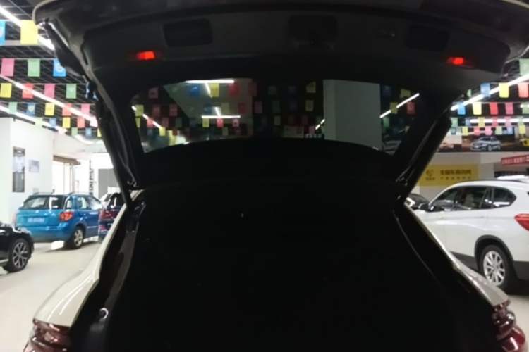 Used Porsche Macan 2017 Macan 2.0T Trunk