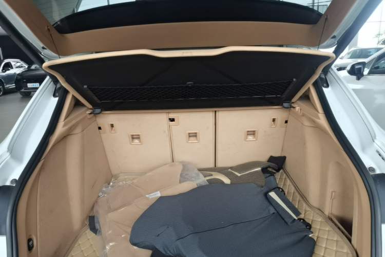 Used Porsche Macan 2017 Macan 2.0T Trunk