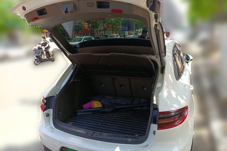 Used Porsche Macan 2017 Macan 2.0T Trunk