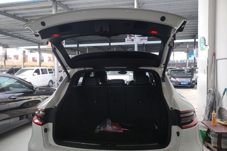Used Porsche Macan 2017 Macan 2.0T Trunk