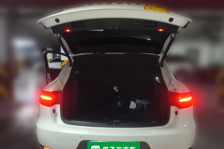 Used Porsche Macan 2017 Macan 2.0T Trunk