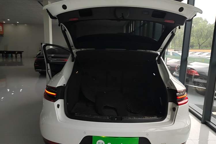 Used Porsche Macan 2017 Macan 2.0T Trunk