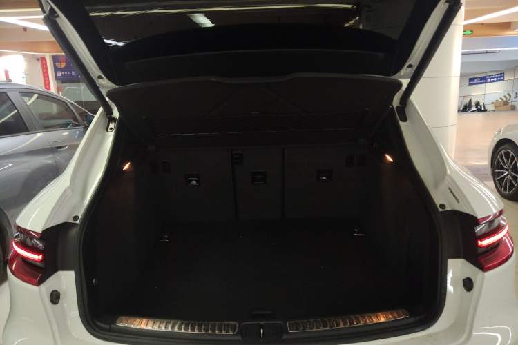 Used Porsche Macan 2017 Macan 2.0T Trunk