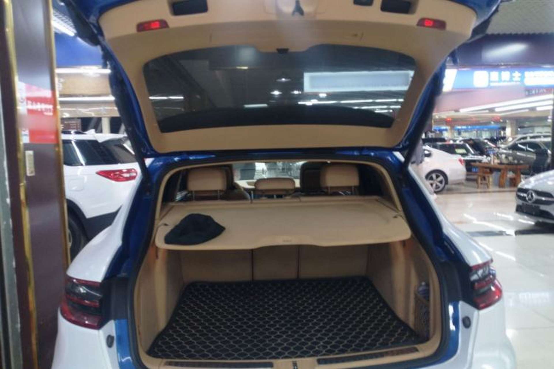 Used Porsche Macan 2017 Macan 2.0T Trunk