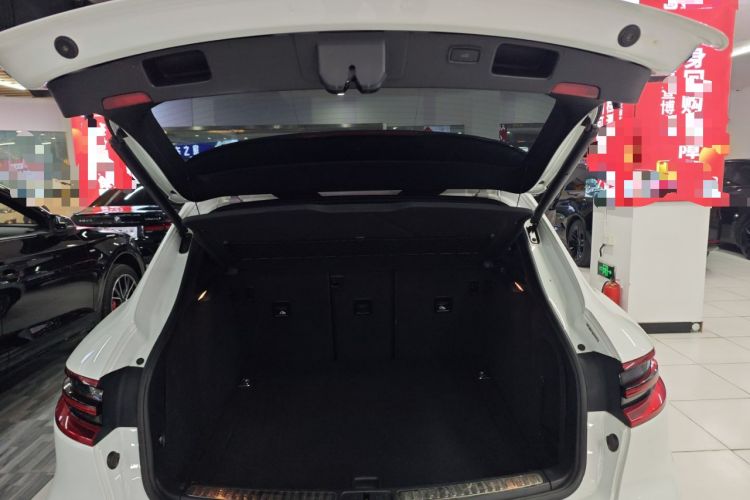 Used Porsche Macan 2017 Macan 2.0T Trunk