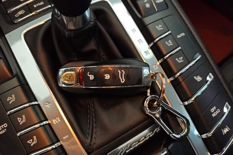 Used Porsche Macan 2017 Macan 2.0T Vehicle Key