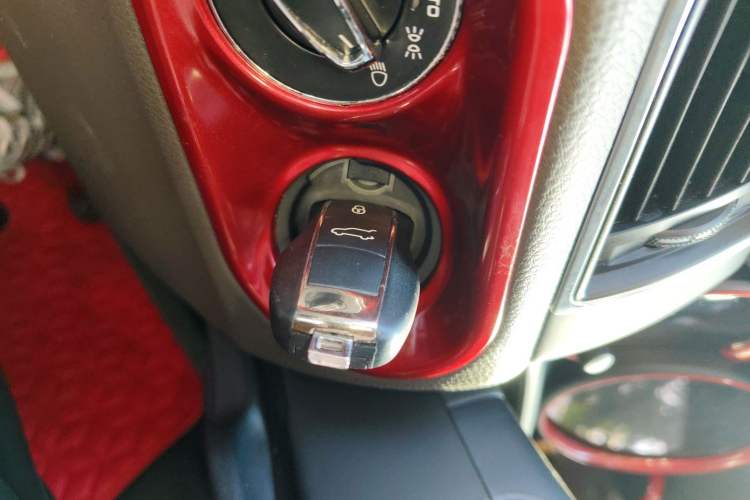 Used Porsche Macan 2017 Macan 2.0T Vehicle Key