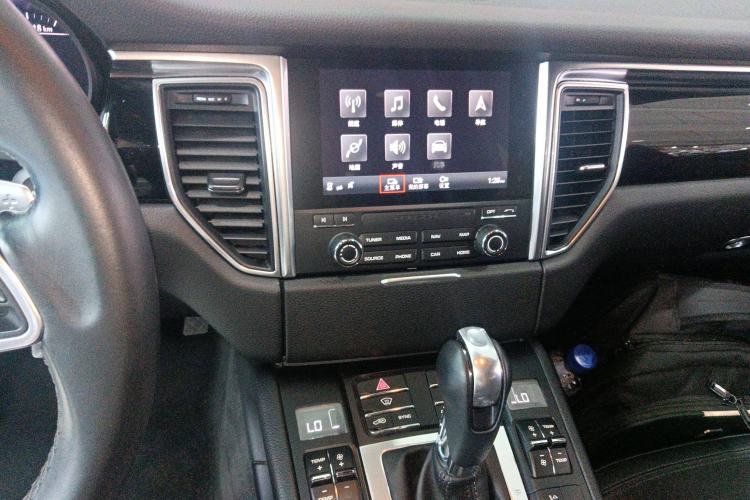 Used Porsche Macan 2017 Macan S 3.0T Audio And AC Panel