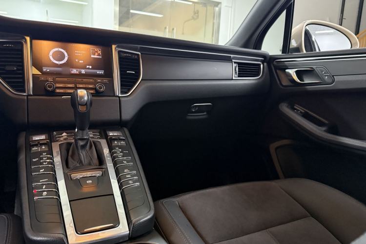 Used Porsche Macan 2017 Macan 2.0T Audio And AC Panel