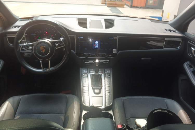 Used Porsche Macan 2017 Macan 2.0T Center Console