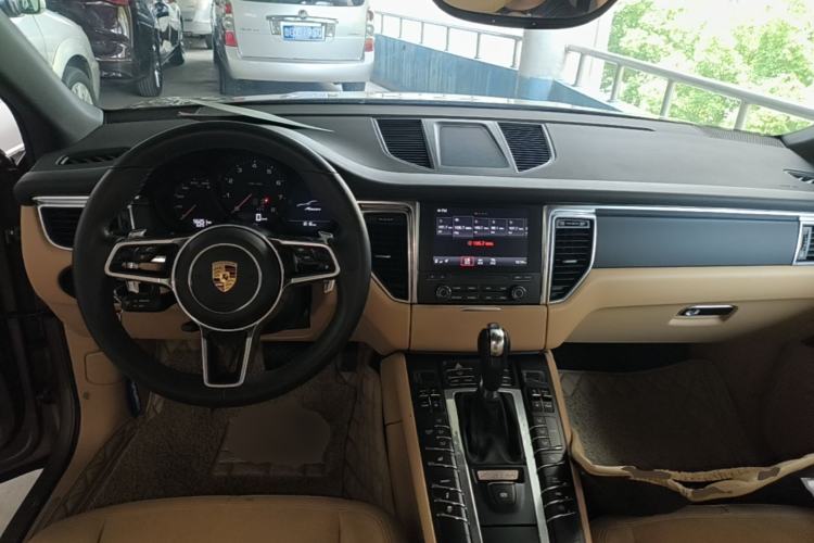 Used Porsche Macan 2017 Macan 2.0T Center Console