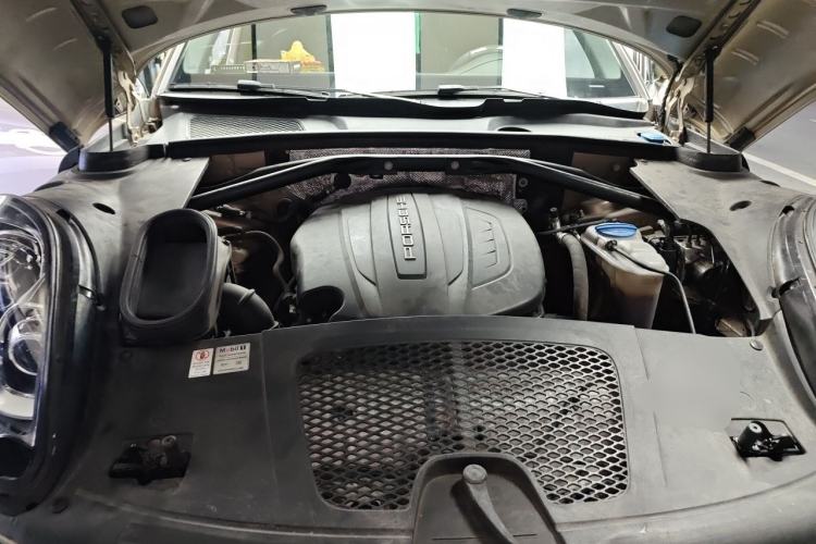 Used Porsche Macan 2017 Macan 2.0T Engine Bay