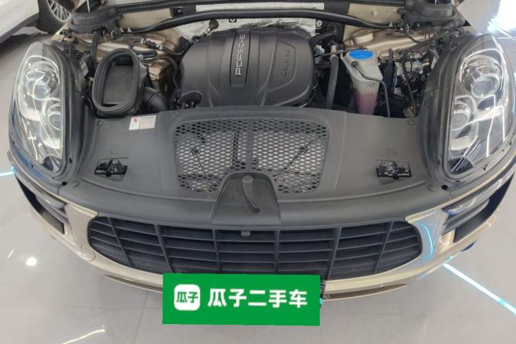 Used Porsche Macan 2017 Macan 2.0T Engine Bay