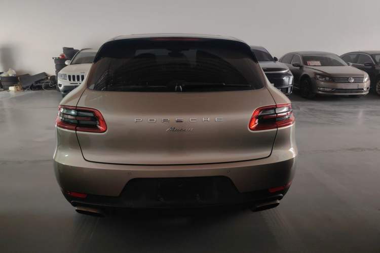 Used Porsche Macan 2017 Macan 2.0T Exterior 4
