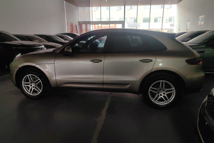 Used Porsche Macan 2017 Macan 2.0T Exterior 5