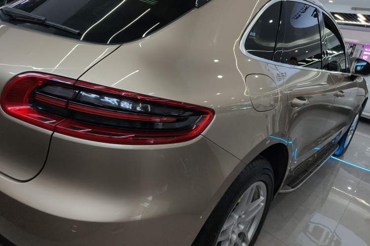Used Porsche Macan 2017 Macan 2.0T Exterior 6