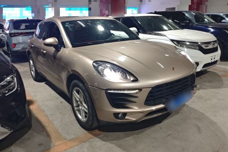 Used Porsche Macan 2017 Macan 2.0T Front Right 45 Deg