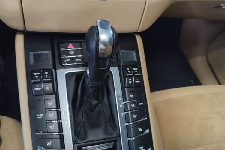 Used Porsche Macan 2017 Macan 2.0T Gear Lever