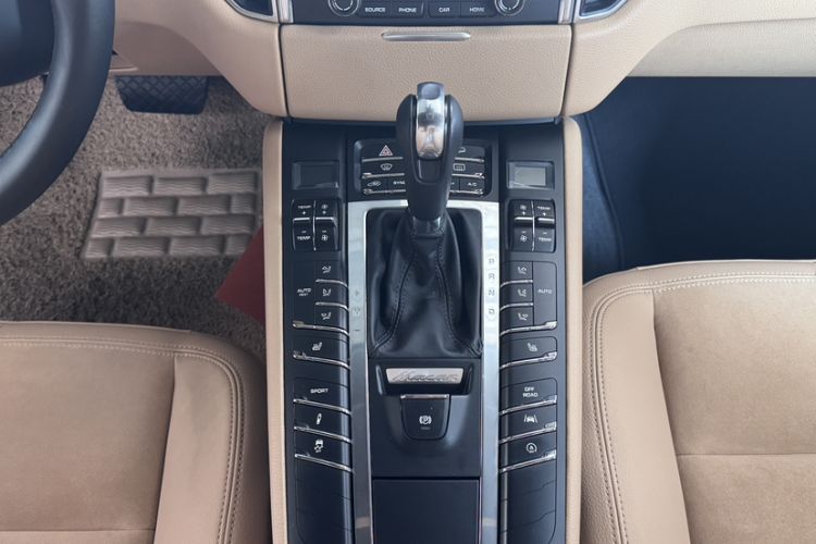 Used Porsche Macan 2017 Macan 2.0T Gear Lever
