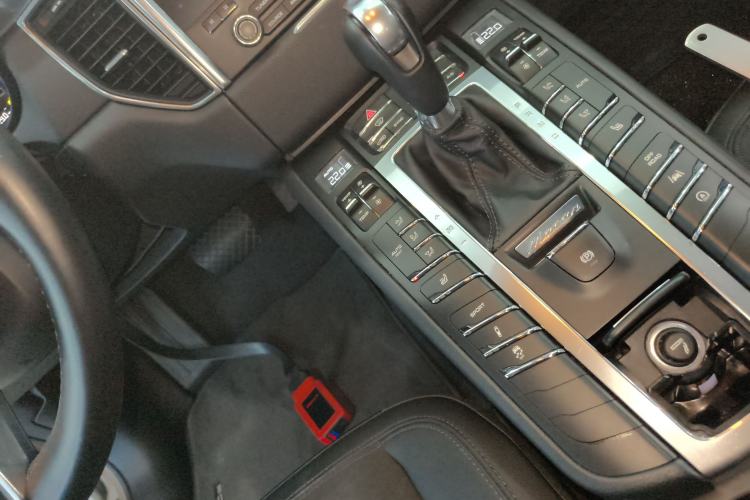 Used Porsche Macan 2017 Macan 2.0T Gear Lever