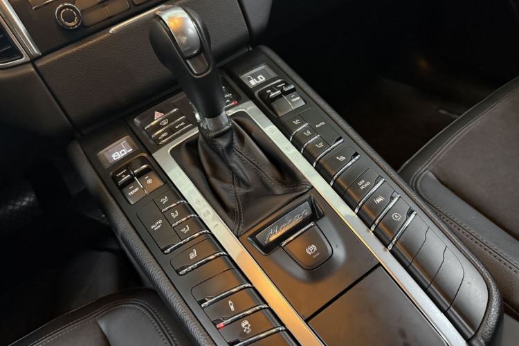 Used Porsche Macan 2017 Macan 2.0T Gear Lever