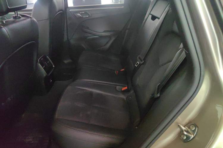 Used Porsche Macan 2017 Macan 2.0T Interior 2