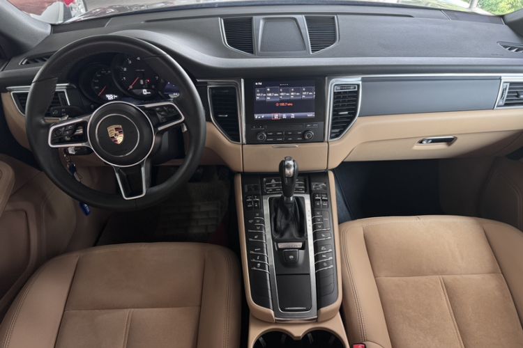 Used Porsche Macan 2017 Macan 2.0T Interior 2