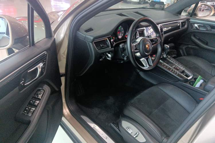 Used Porsche Macan 2017 Macan S 3.0T Interior 3
